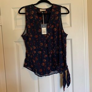 NWT Universal Threads top